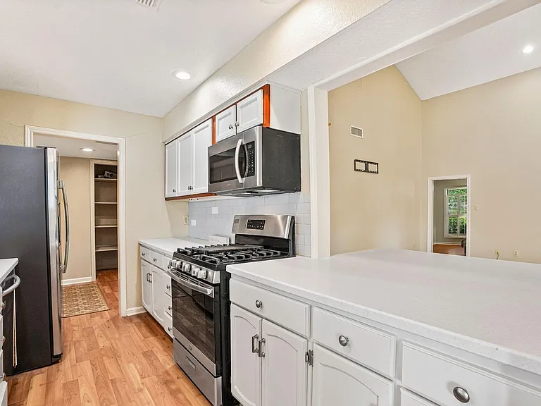 9 Lake View Mnr — Photo 19
