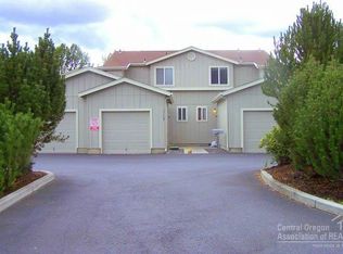 2140 SW Canyon Dr, Redmond, OR