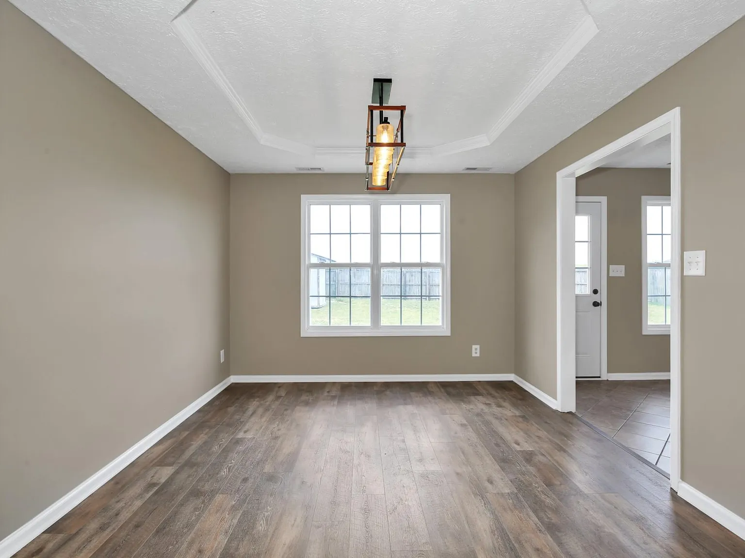 4 bed, 2.5 bath, 1917 sqft, $2,250 — Photo 4