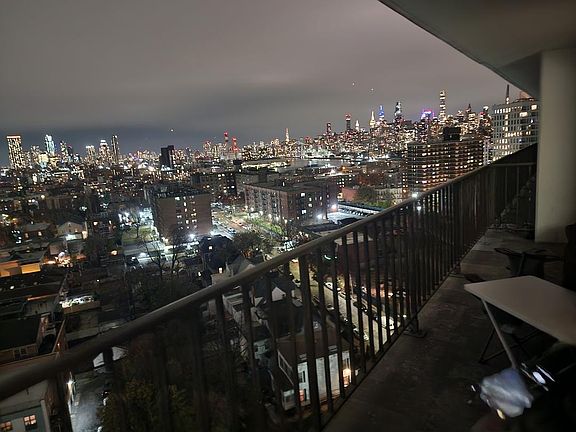 2nd image of 25-40 Shore Blvd Penthouse 19G