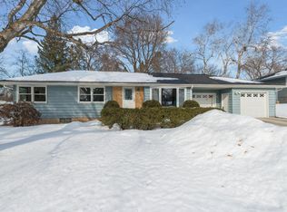 1055 Ingerson Rd, Shoreview, MN 55126