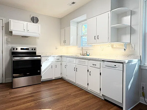 2 bed, 990 sqft, $1,595 — Photo 2
