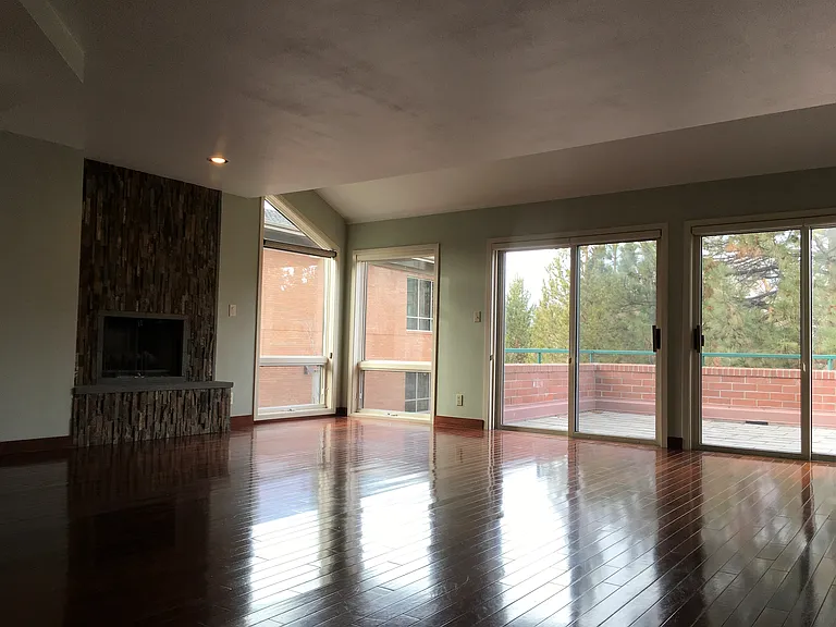 15 NW Portland Ave #112 — Photo 5