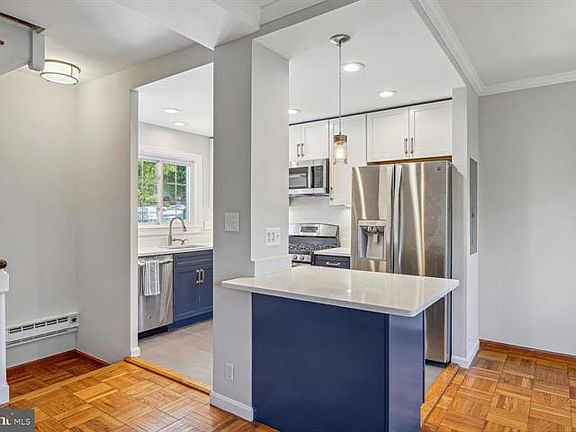 3rd image of 3620 Greenway Pl