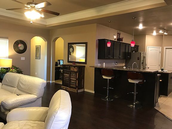 3rd image of 9402 Holiday Dr