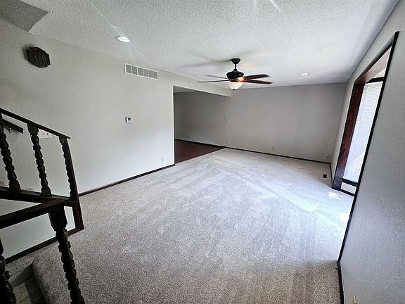 5th image of 906 S Cooper St