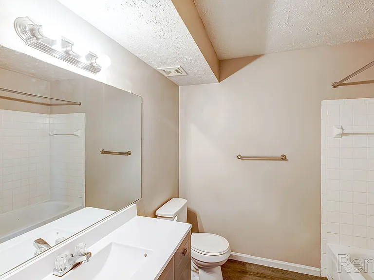 Prairie Green Apartment Homes — Photo 17