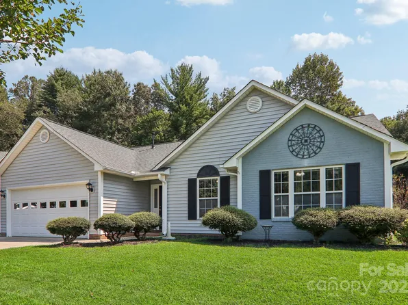 120 Hawks Nest Dr, Fletcher, NC 28732