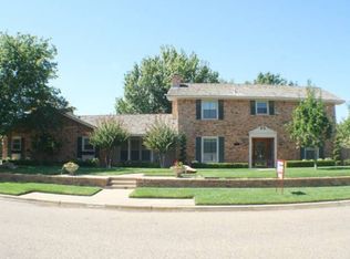 401 Lometa Dr, Plainview, TX 79072