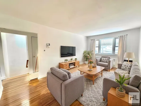 160 28th Avenue image 1 of 10