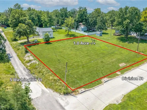 25 E Division Rd, Knob Noster, MO 65336