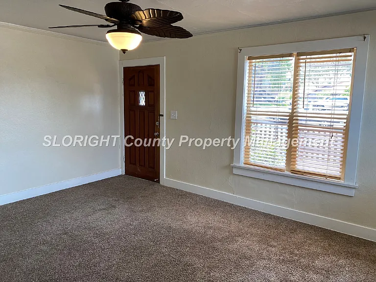 726 Johnson Ave — Photo 3