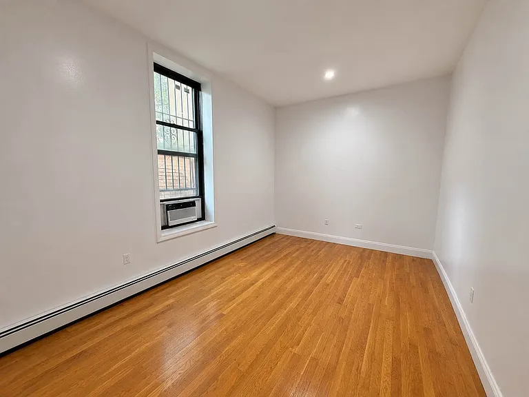 460 Throop Ave #4 — Photo 6