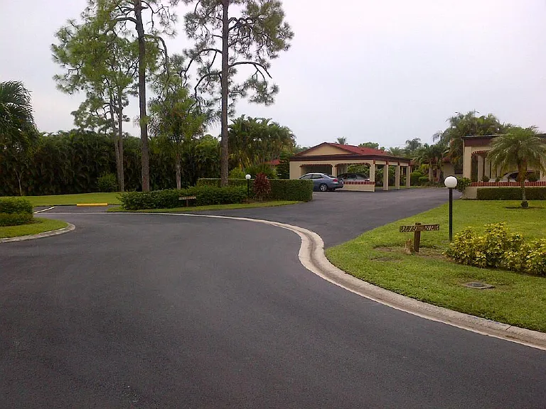 2093 Pine Isle Ln — Photo 6