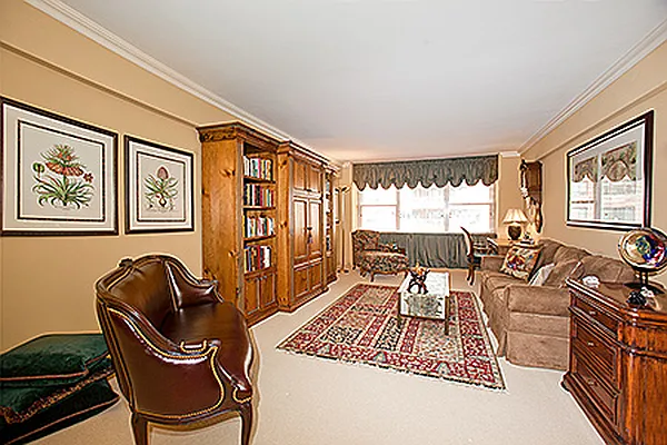 Sold by HF International Realty Ltd | media 1