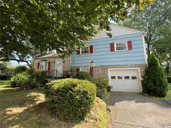 907 Race St, Catasauqua, PA 18032