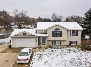 664 Sunbrook St SE, Grand Rapids, MI 49508