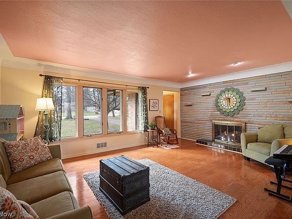 3rd image of 2441 Vezber Dr