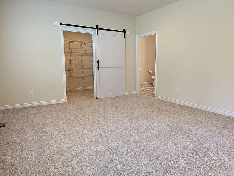 13837 Bay View Rd — Photo 7