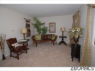 1st image of 400A Johnathan Ln