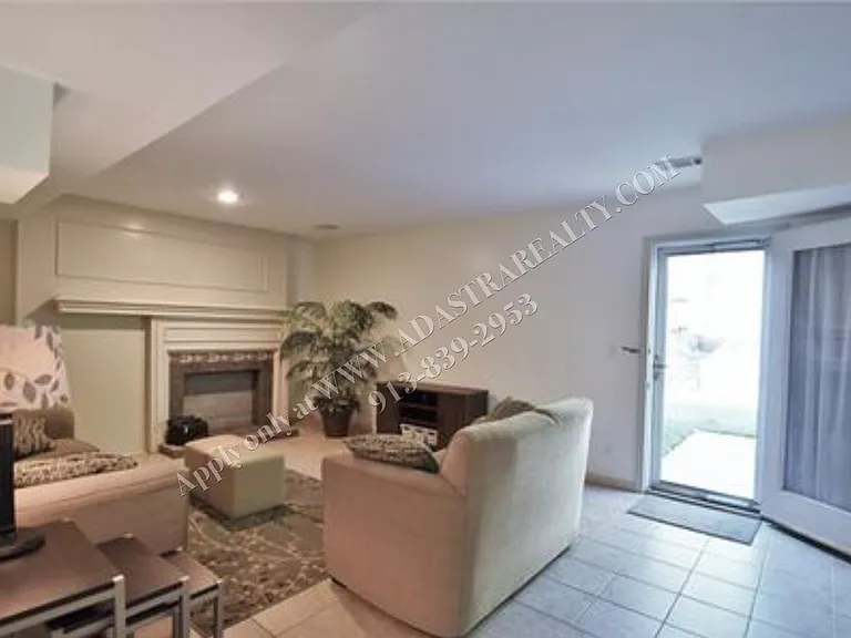 16112 W 141st Ter — Photo 9
