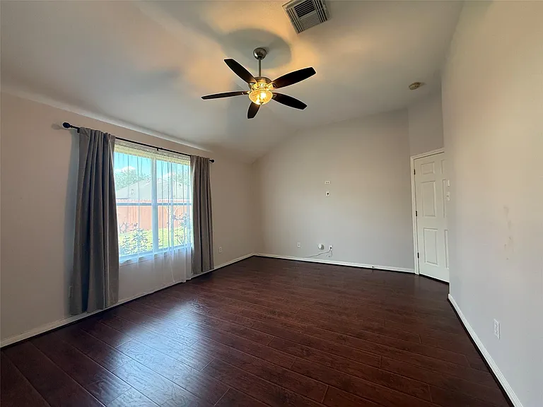 5935 Wildbriar Ln — Photo 9