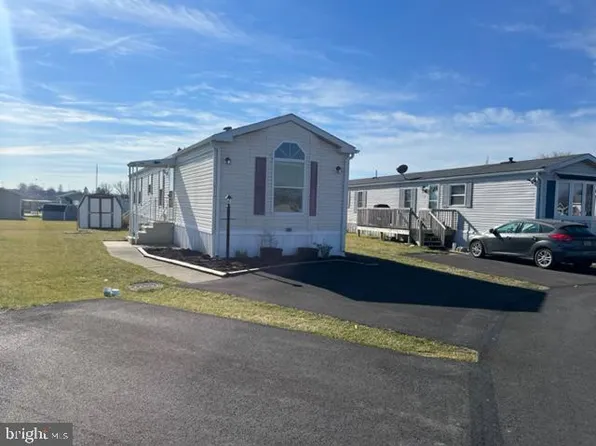 5116 Stone Terrace Dr, Whitehall, PA 18052