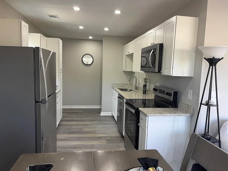 1822 Catalina Dr — Photo 6