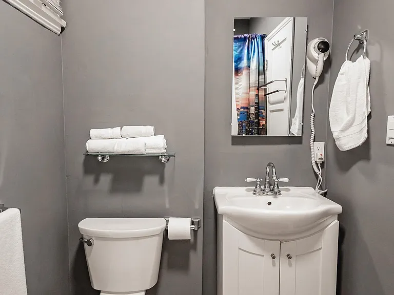 5147 Riverton Ave — Photo 5