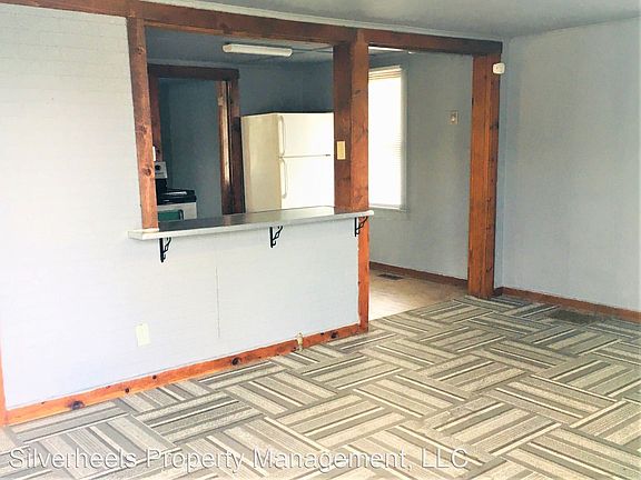 2nd image of 833 2nd St #5