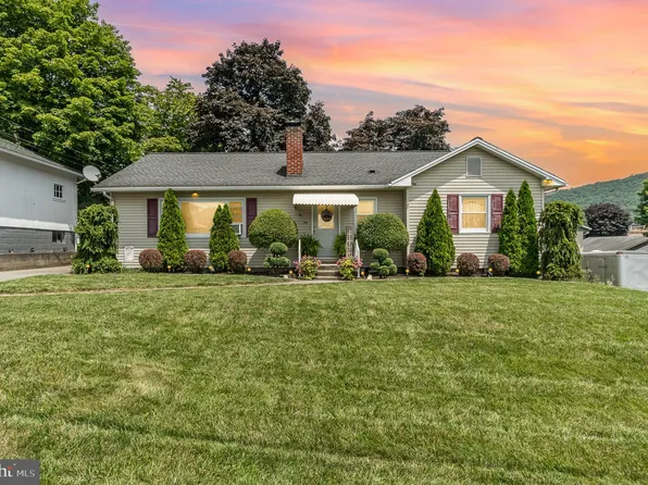 146 N Pine St, Pillow, PA 17080