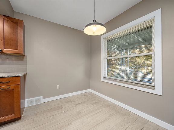 5th image of 229 Devillen Ave