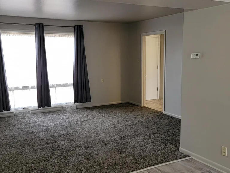 240 Country Club Blvd #B — Photo 10