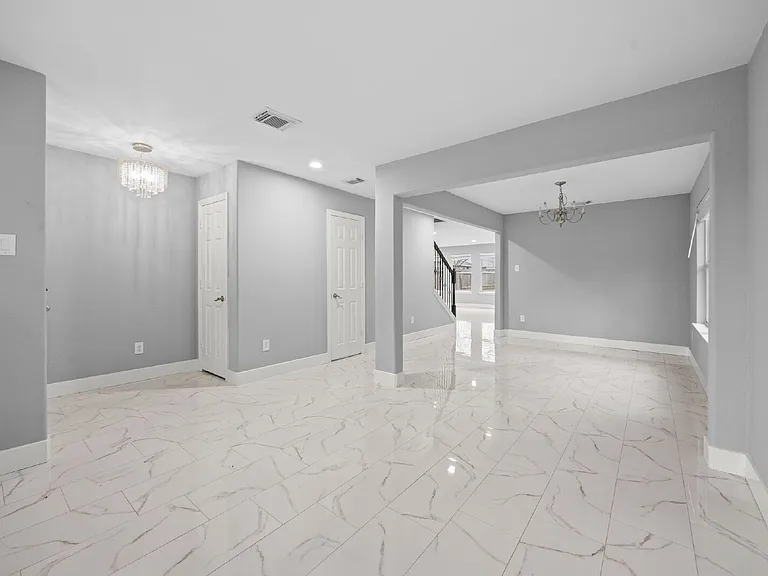 4500 Upland Circle Dr — Photo 4