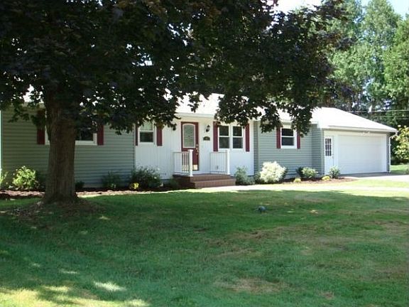 5th image of 8 Kenmont Dr