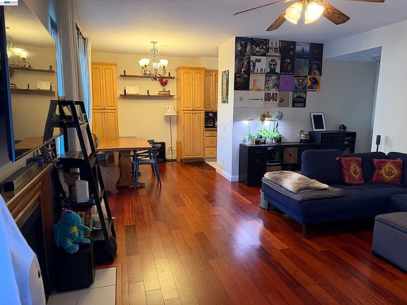 4th image of 3550 Buttonwood Ter APT 111