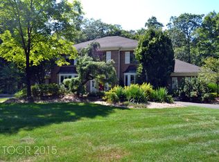 10 Iron Latch Ct W, Upper Saddle River, NJ 07458