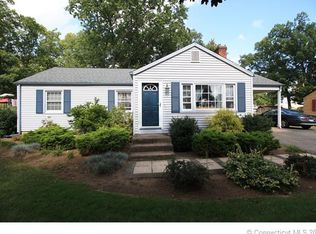 20 Darien Dr, Windsor Locks, CT 06096