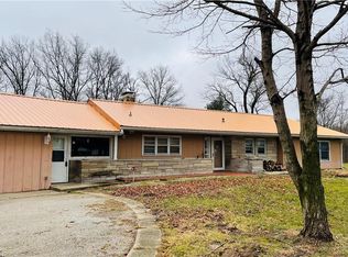 600 S Grand Ave, Cowden, IL 62422