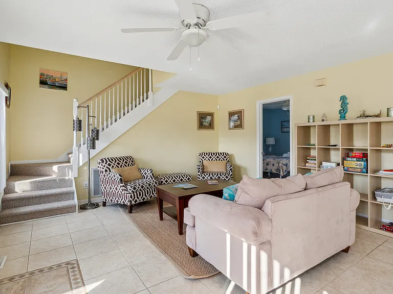 S Oak Dr — Photo 11
