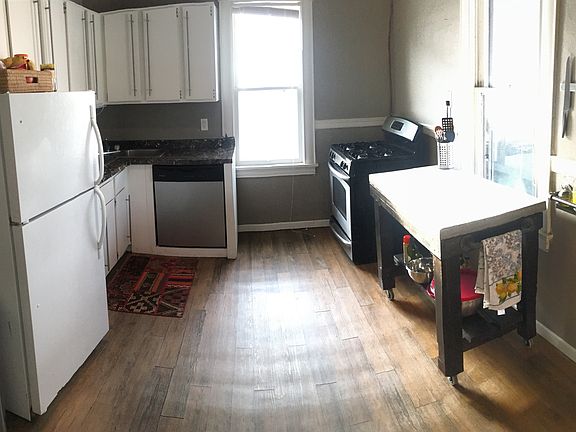 2nd image of 3016 Bryant Ave S