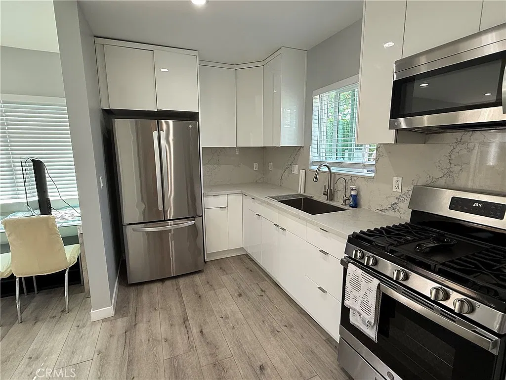 1 bed, 403 sqft, $1,950 — Photo 4