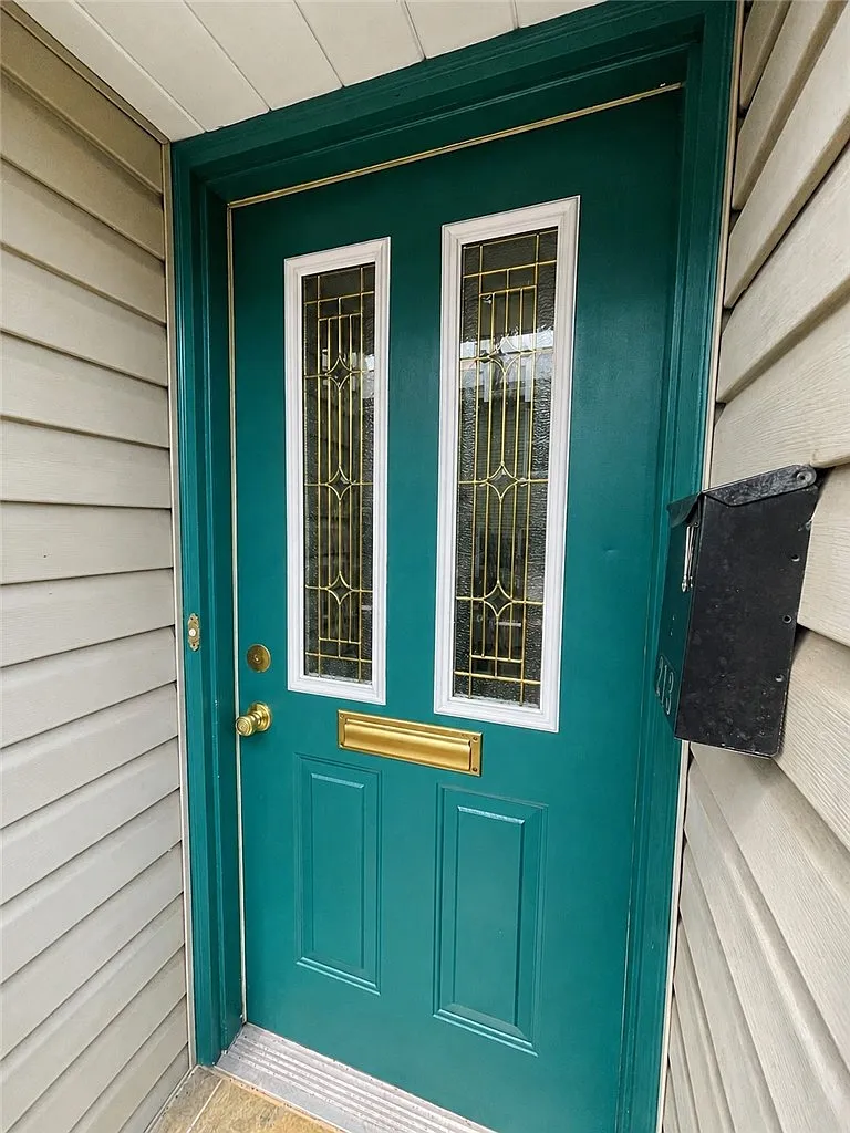4 bed, $1,600 — Photo 4