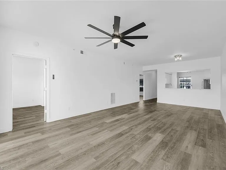 3250 Cypress Glen Way #402 — Photo 5