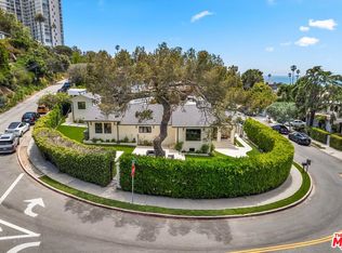 266 Mabery Rd, Santa Monica, CA 90402