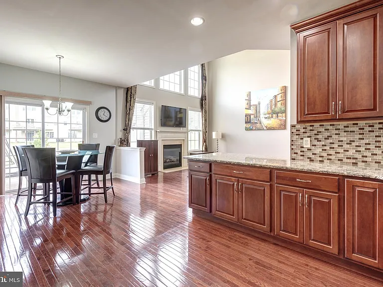 2604 Rockledge Ct — Photo 25