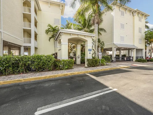 975 NW Flagler Ave APT 203, Stuart, FL 34994