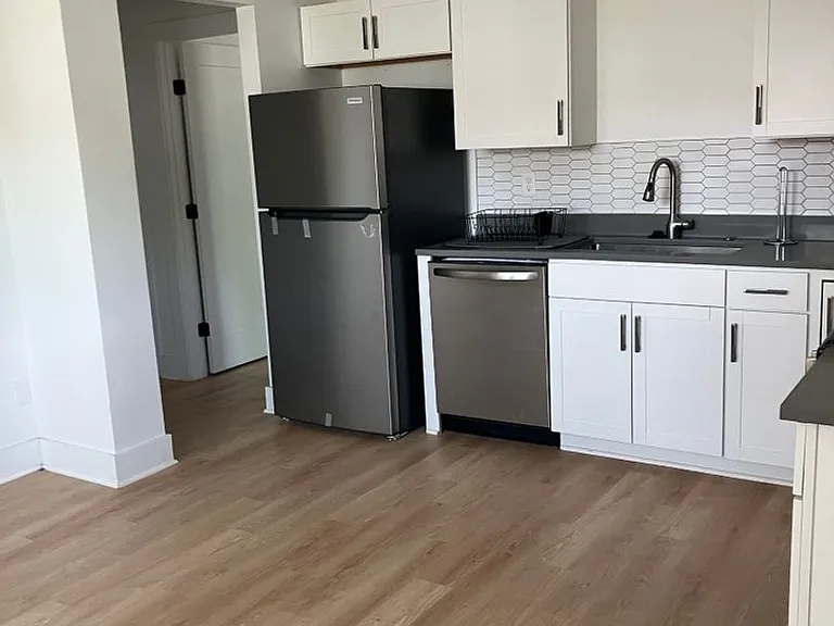 717 N 9th St #B — Photo 2