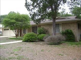 834 Twin Oaks Dr, New Braunfels, TX 78130