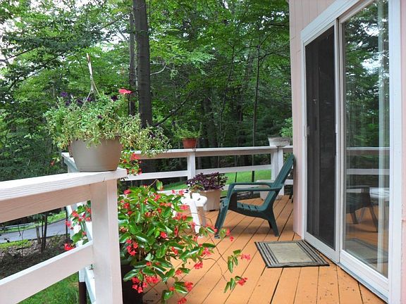 Deck with sliders